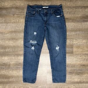 Levi’s Boyfriend Fit Women’s Jeans Size 29W 27L  Light Wash Denim Distressed